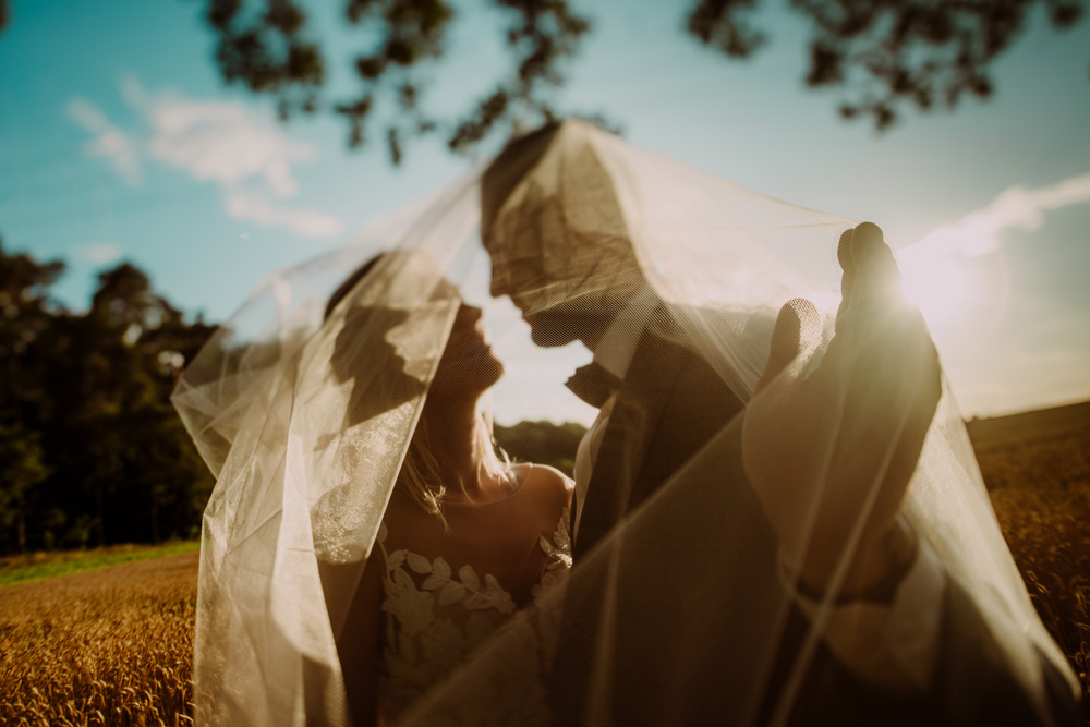 wesele kuźnia smaków,miejsca na sesję w toruniu, fotograf ślubny toruń, las piwnicki